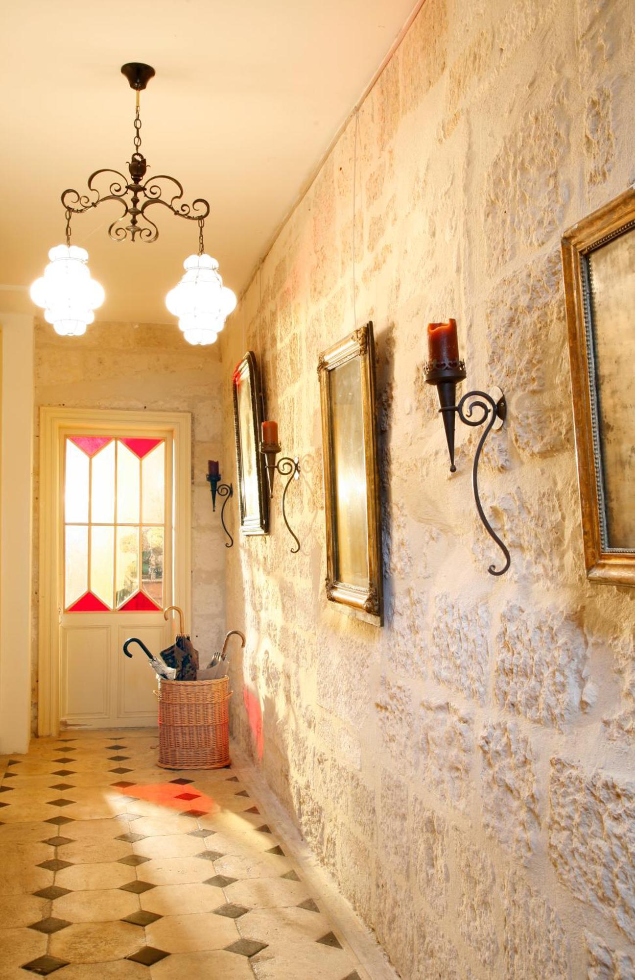 La Porte Rouge - The Red Door Inn Сент Экстерьер фото