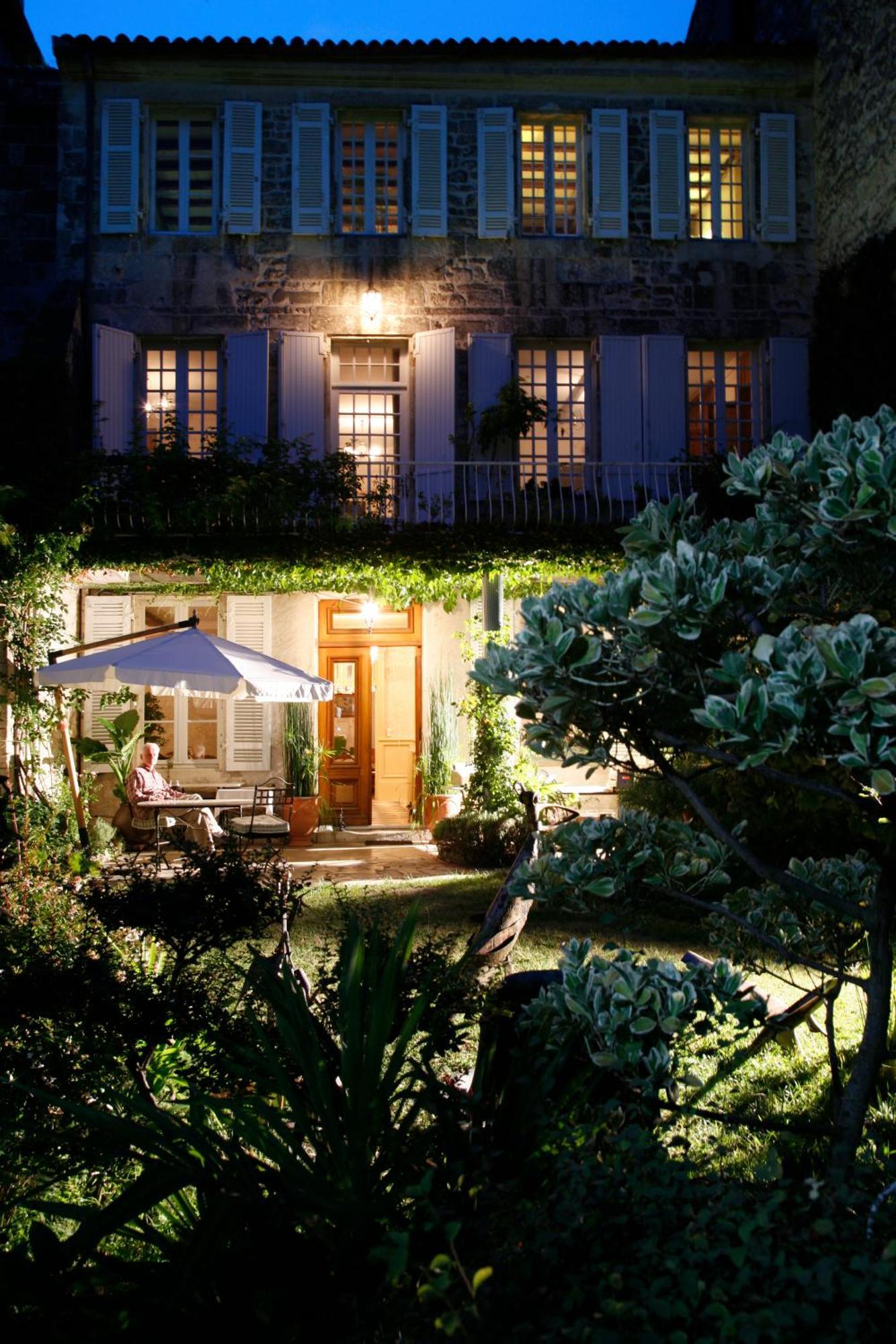 La Porte Rouge - The Red Door Inn Сент Экстерьер фото