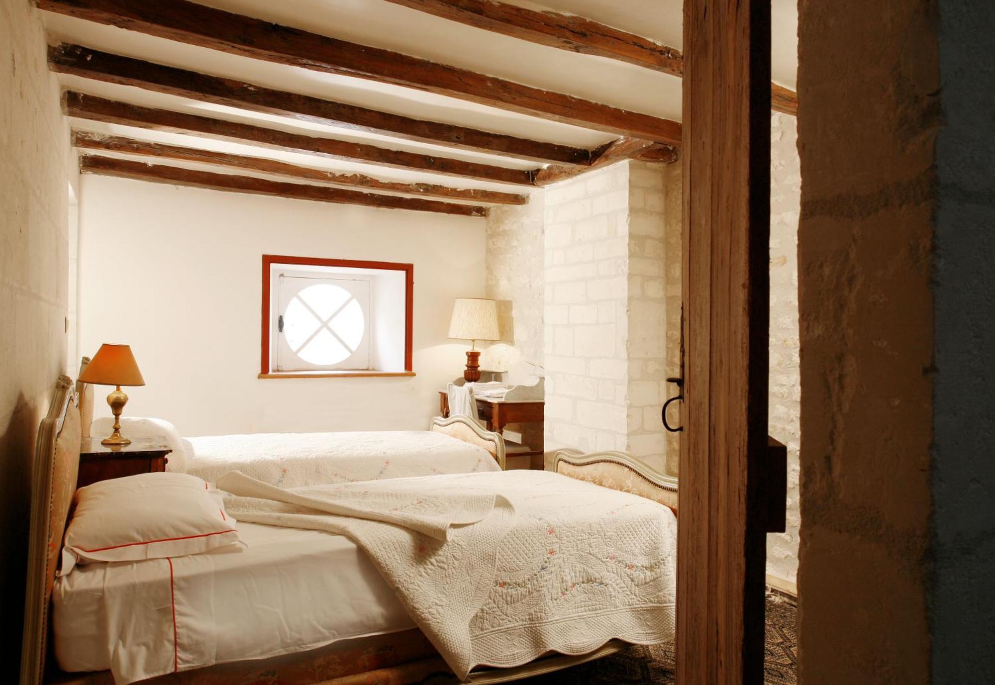 La Porte Rouge - The Red Door Inn Сент Экстерьер фото