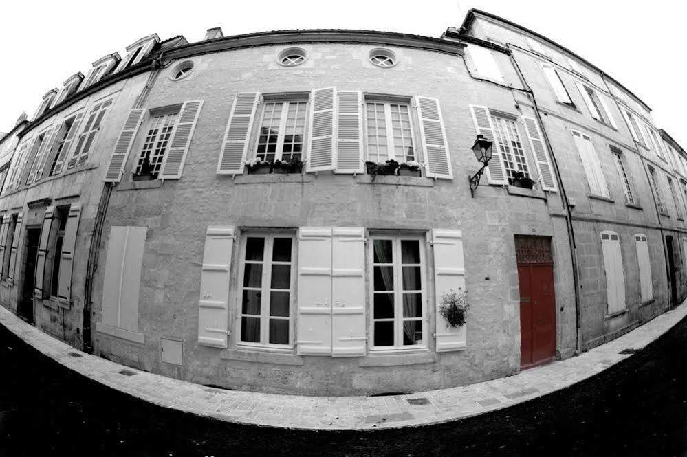 La Porte Rouge - The Red Door Inn Сент Экстерьер фото